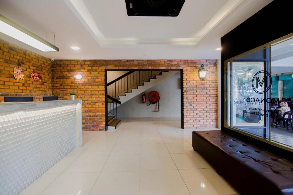 Monaco Boutique Hotel Sadong Jaya Kota Kinabalu Kültér fotó