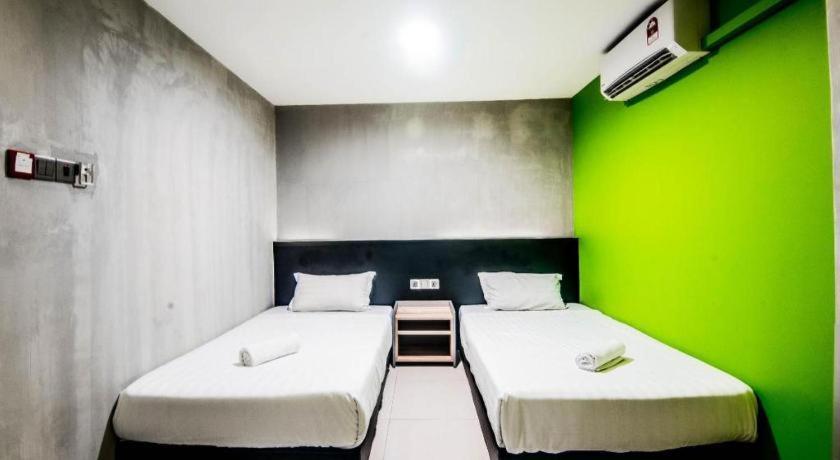 Monaco Boutique Hotel Sadong Jaya Kota Kinabalu Kültér fotó