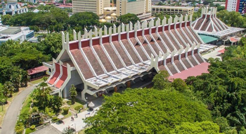 Monaco Boutique Hotel Sadong Jaya Kota Kinabalu Kültér fotó