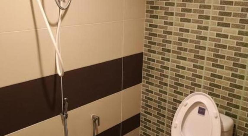Monaco Boutique Hotel Sadong Jaya Kota Kinabalu Kültér fotó