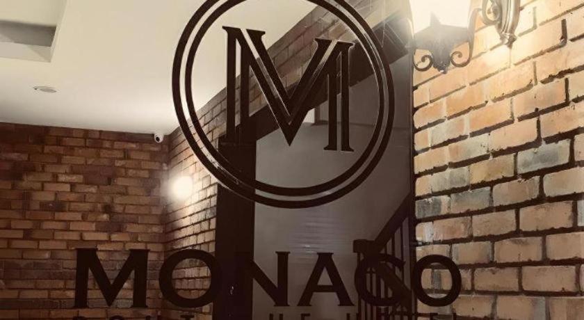 Monaco Boutique Hotel Sadong Jaya Kota Kinabalu Kültér fotó