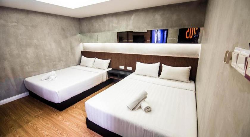Monaco Boutique Hotel Sadong Jaya Kota Kinabalu Kültér fotó