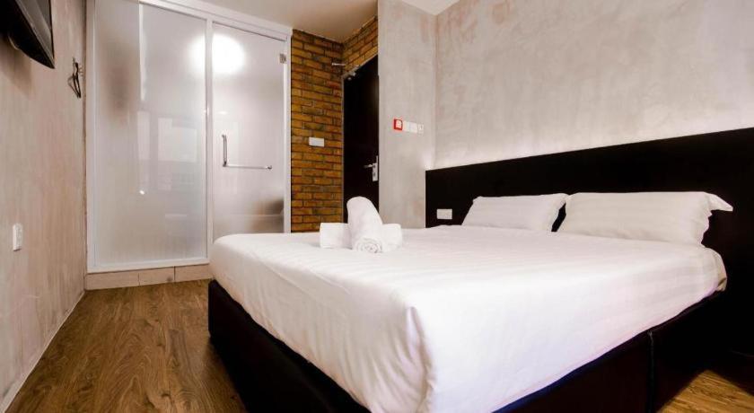 Monaco Boutique Hotel Sadong Jaya Kota Kinabalu Kültér fotó