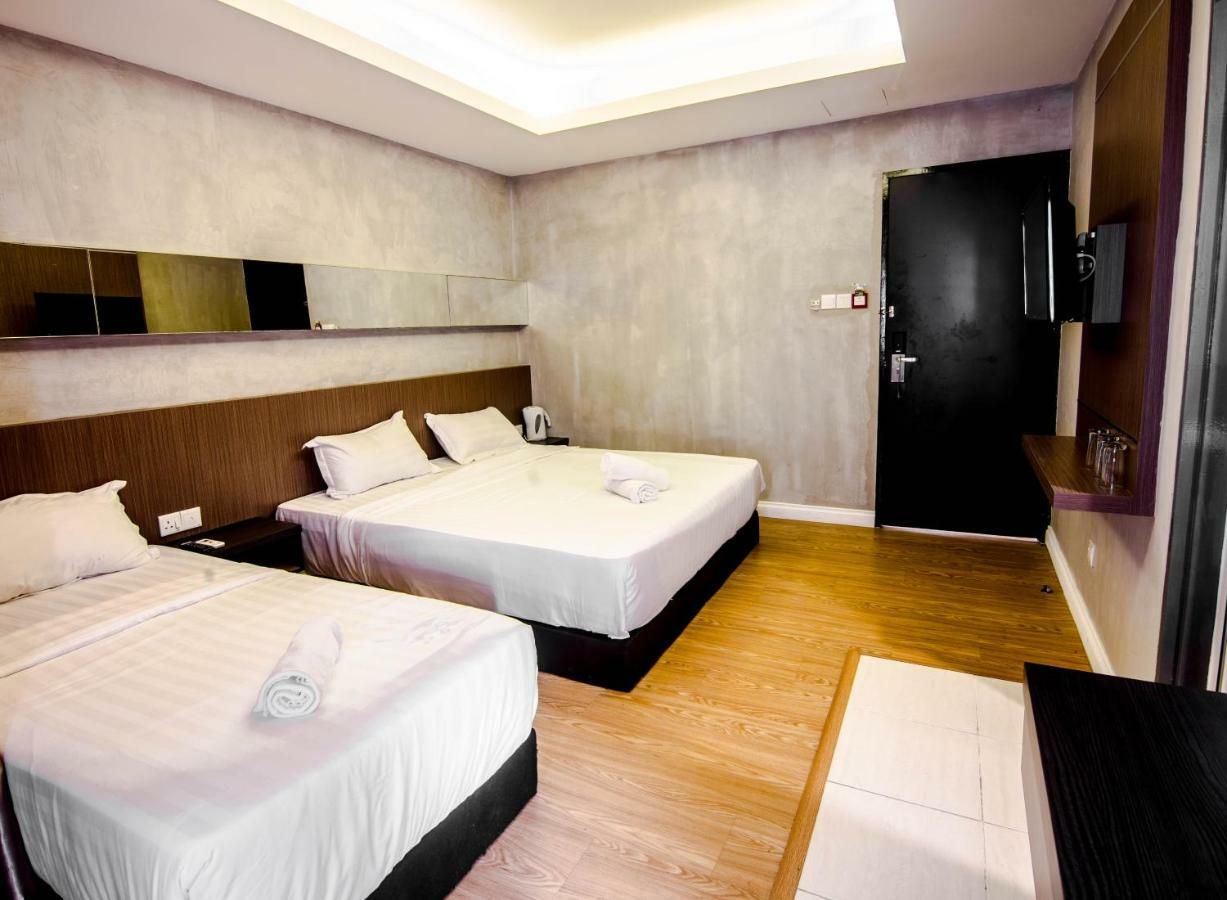 Monaco Boutique Hotel Sadong Jaya Kota Kinabalu Kültér fotó